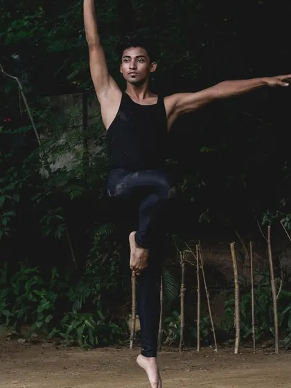 The grace and balance of a trained contemporary dancer. Our training focuses on creating strong, centered performers who can hold their own on any stage.