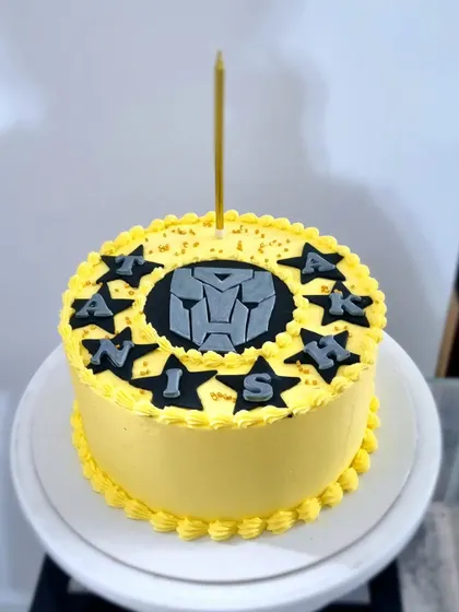 Another view of the Transformers buttercream cake, a great option for a quick and fun themed party.