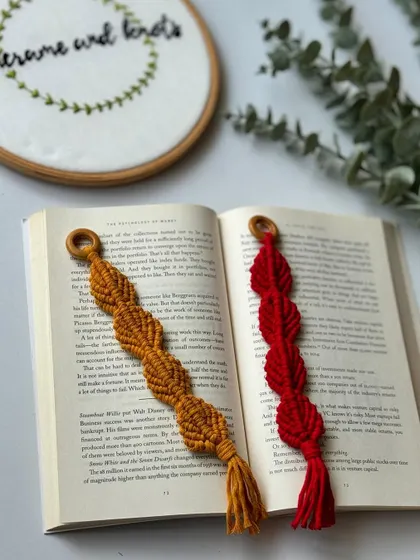 A perfect gift for book lovers, my new macrame bookmarks feature a beautiful leaf-like pattern and a wooden ring at the top. They are available in red and mustard.