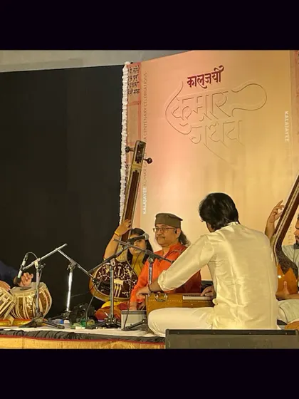 Accompanying my Aai, Vidushi Shalmalee Joshi, at the 'Kaaljayi' festival in Indore.