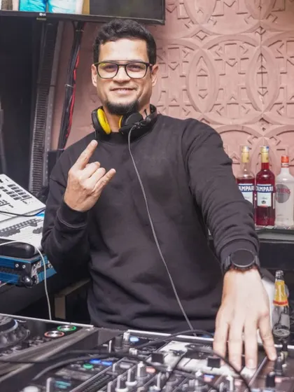 Rocking the party at I Bar, The Park Bangalore. It's all about moving forward and never stopping the music.