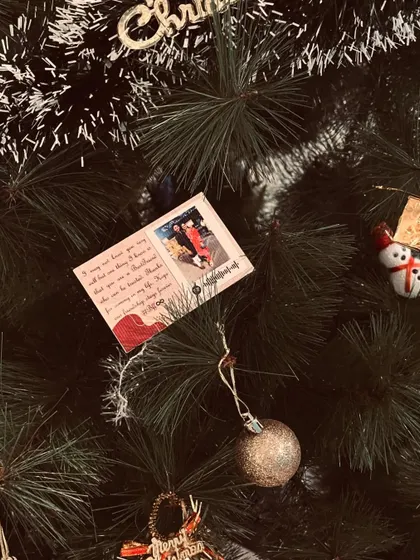Another custom wallet card hanging as a Christmas ornament. These versatile little gifts can be used in so many creative ways.