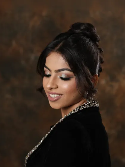 Look number two from our July masterclass, a playful and glamorous look with a black velvet outfit.