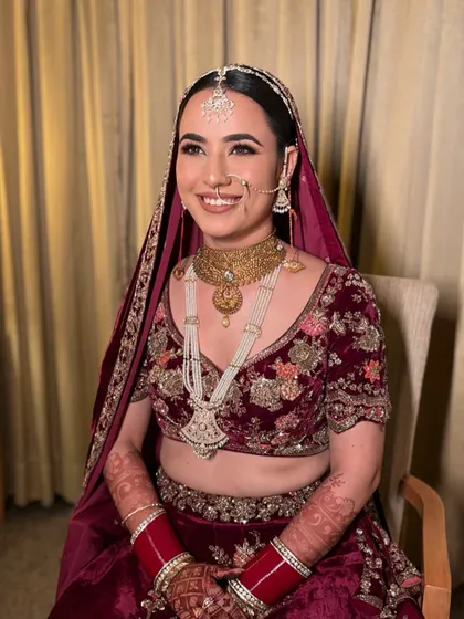 This beautiful Kashmiri bride looked absolutely radiant. I kept her makeup fresh and minimal to let her natural beauty and stunning traditional jewelry shine.