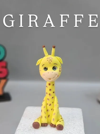 A sweet fondant giraffe, another creation from our hands-on masterclass.