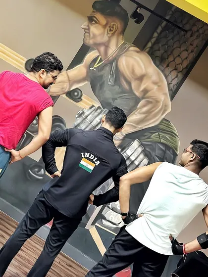 The power of a team. My client is in his final week of prep, and his friends are here early in the morning to motivate him. This is the kind of support system we build at The FITT Studio.