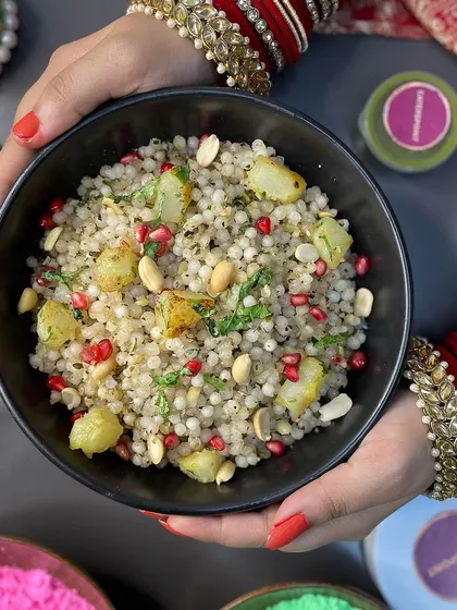 Celebrate the vibrant spirit of Navratri with our delicious Sabudana Khichdi. It's a perfect festive treat to make your celebrations memorable.