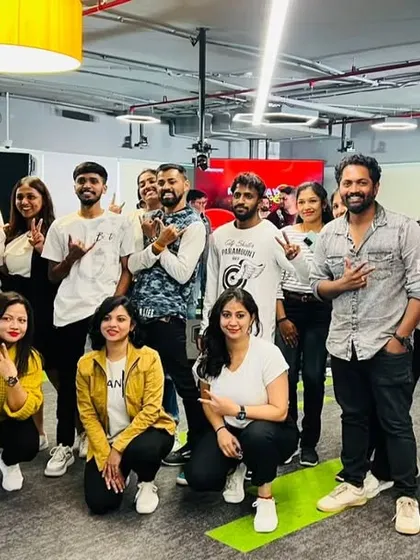A great group shot with the talented team at Razorpay after a successful event. We had a blast choreographing their team performance and helping them put on a great show.
