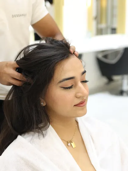 Your workday ends here. Your reset begins with a soothing head massage that melts away tension and prepares you for a state of pure relaxation.