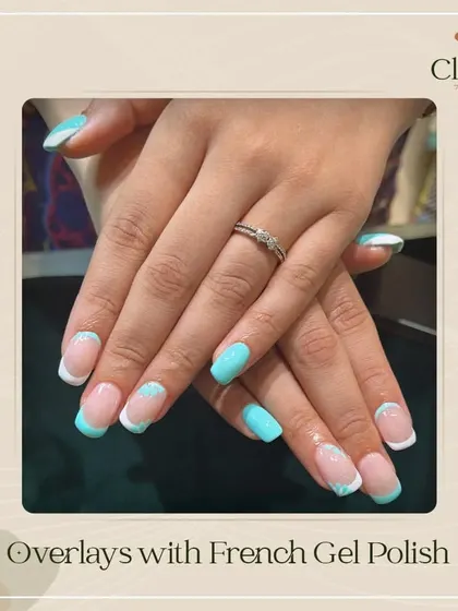 Pretty vibes only. These overlays feature a fun French gel polish design with a mix of blue and white, perfect for adding a pop of color to your look.