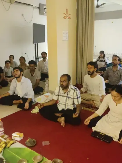 A wave of grace moved through the space during this joint Sanidhi Pooja and Devi Abhishekam. We are full of love, devotion, and stillness.