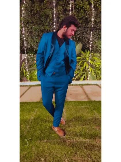 Dressed up for an event. I can switch from street style to formal wear, but the vibe is always me. 💫