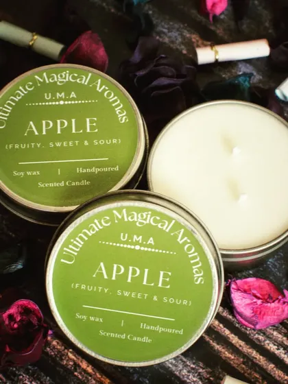 I often include a freebie mini candle, like this Apple scented one, with every order so my customers can discover new fragrances.