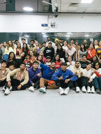 A group photo from our last workshop of the year. Look at all those happy, tired faces. See you all in the new year!
