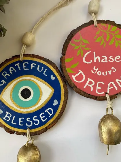 Another look at the "Grateful Blessed" and "Chase Your Dreams" wooden hangings.