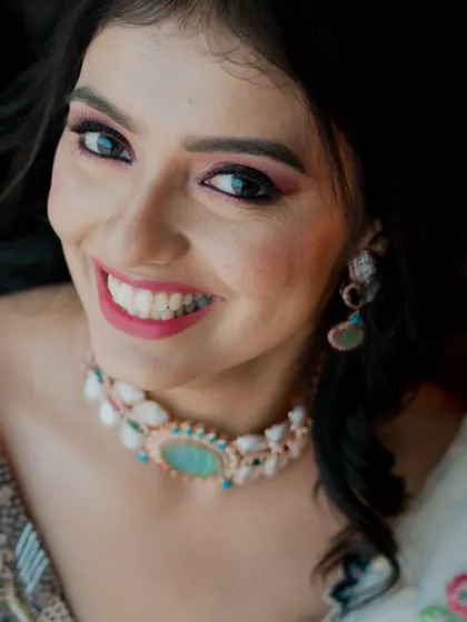 Duplicate of image 192, a radiant bridal close-up.