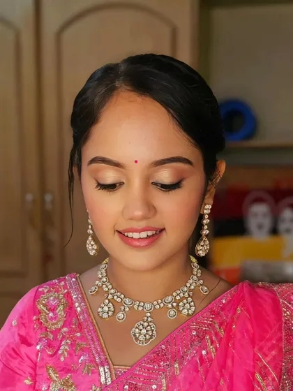 My client Dhvani, looking fresh and youthful with this minimal makeup look.
