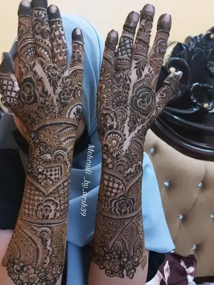 A final shot of this beautiful bridal henna set.