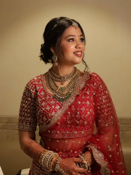 Another gorgeous shot of Riya. Her skin looks flawless and the entire look is effortlessly elegant, just as she wanted.