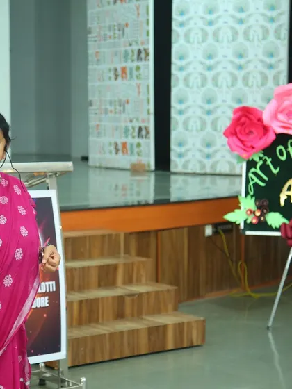 Speaking at the 'Seekho Learning Series' in Indore. I focus on showing teachers how storytelling can boost happiness and learning in the classroom, making education a more engaging and energetic experience.
