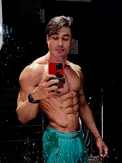 A confident, front-facing selfie. My coaching is about building this level of physical and mental resilience.