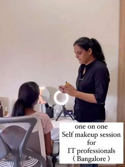 An IT professional from Bangalore in an offline one-on-one session. I am demonstrating a technique using a ring light for better visibility.