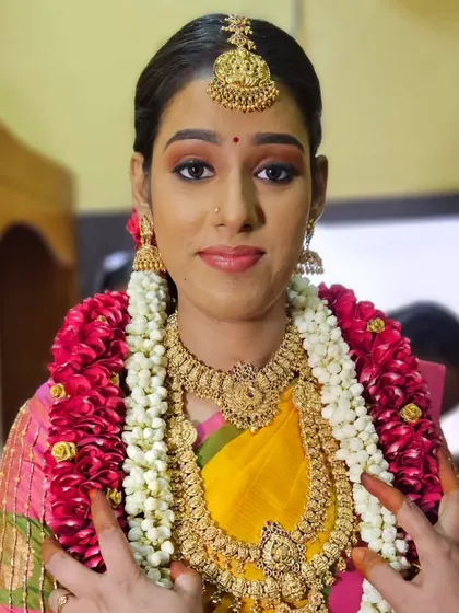 Another throwback to Subasini's muhurtham. This candid shot captures her beauty during the ceremony.