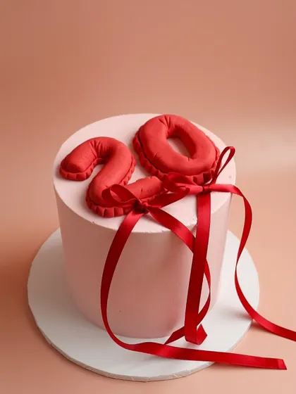 Another angle of the stylish and modern 20th birthday cake.