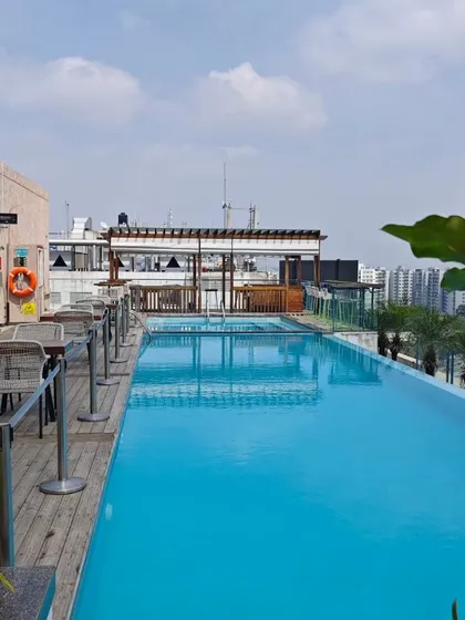 We are excited to offer classes at this beautiful temperature-controlled Hilton Doubletree hotel pool on Sarjapur road. This rooftop location provides a fantastic setting for our weekday and weekend batches for adults and kids.