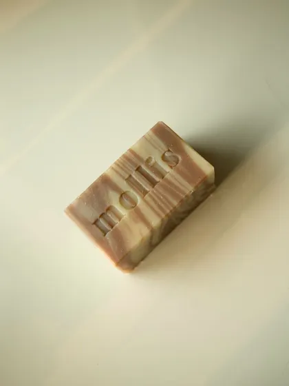 The aromatherapy benefits of this bar help uplift your mood and reduce stress.