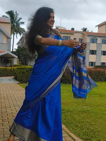 The Bangalore weather, a beautiful saree, and my mood all came together for this picture. A perfect moment to strike a dance pose.