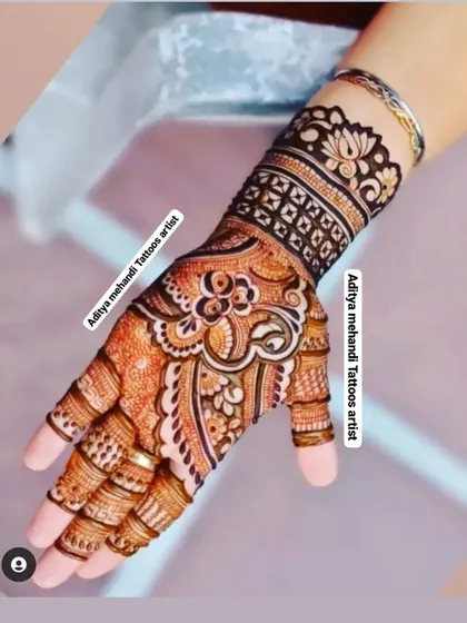 A beautiful and clean design on the back of the hand. This pattern combines floral, paisley, and geometric elements, making it a versatile choice for any party or event.