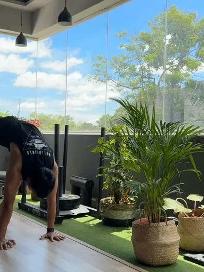 A new training phase but the same consistent grind. Here I am working on some animal flow movements, an important part of my mobility practice.