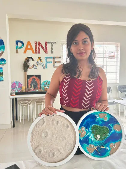 This guest created two amazing pieces: a textured moon art and a heart-shaped island resin clock.