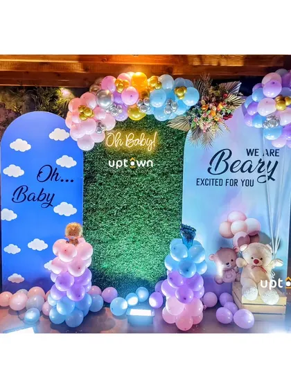 A different angle of the teddy bear baby shower setup.