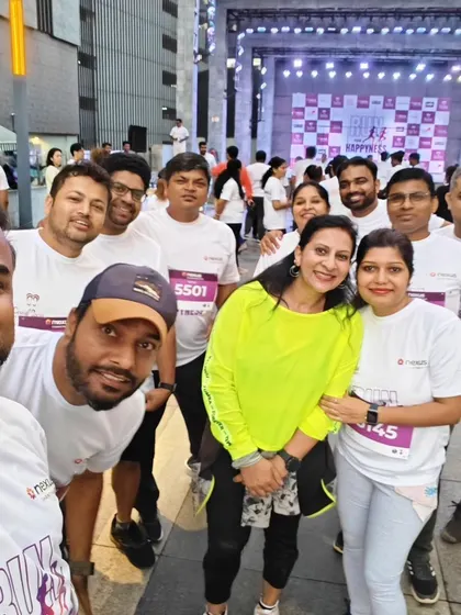 A selfie with some of the enthusiastic participants before the run. Their energy and excitement are contagious.