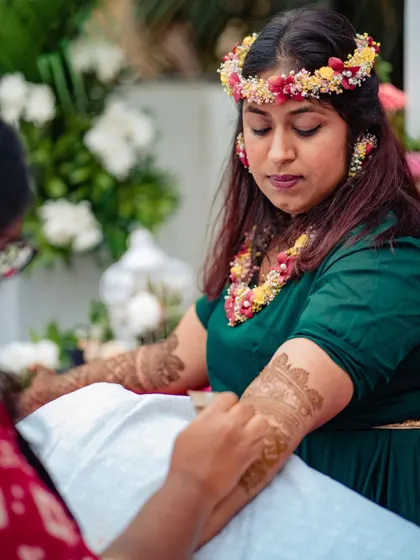 A duplicate of 249, showing the process from a different angle. The bride is relaxed and comfortable as I create her design.