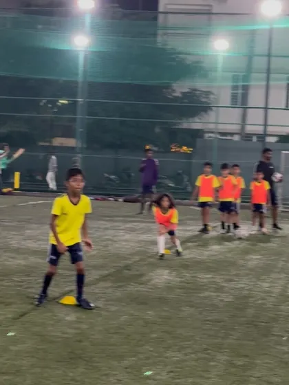 Players in position, ready for the drill to start. Discipline and readiness are qualities we instill in all our training sessions.