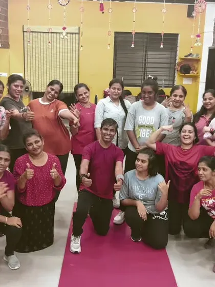 The full group after a fantastic Monday session. We believe in the power of group motivation to achieve fitness goals.