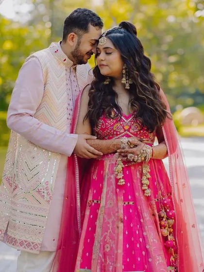A romantic portrait of the couple from their colorful carnival event in Pushkar.