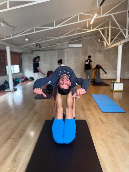 Finding strength and stability in partnership. This participant in our Shared Gravity workshop is fully supported, allowing him to open up and find a new perspective. This practice is a powerful metaphor for how we can support each other in life.