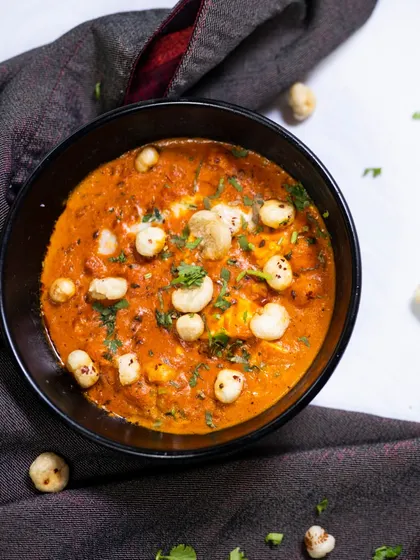 Satisfy your cravings with a bowl of comfort. My Paneer Makhana Masala is a luxurious blend of soft cheese cubes and crispy makhana in a dreamy gravy.