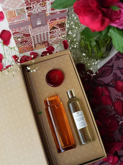 The Ginza Reed Diffuser in Victorian Tea Rose. This is my tribute to true rose lovers, a delicate and luxurious fragrance presented in a beautifully packaged, gift-ready set.