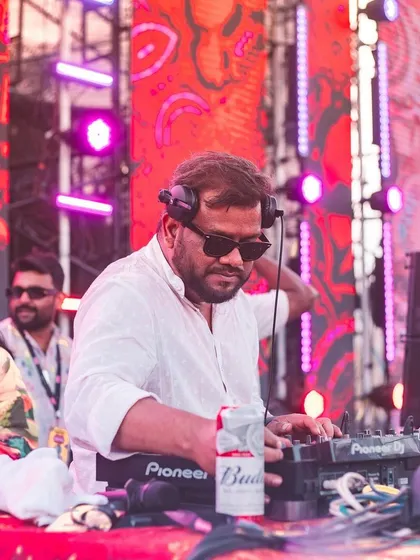 Another shot of my "no breakfast face" at the Holi dump. All business behind the decks.