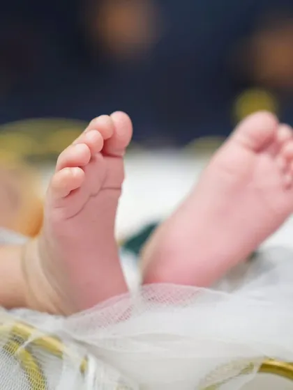 The tiniest of toes. I always make sure to capture these small details that you'll want to remember forever.