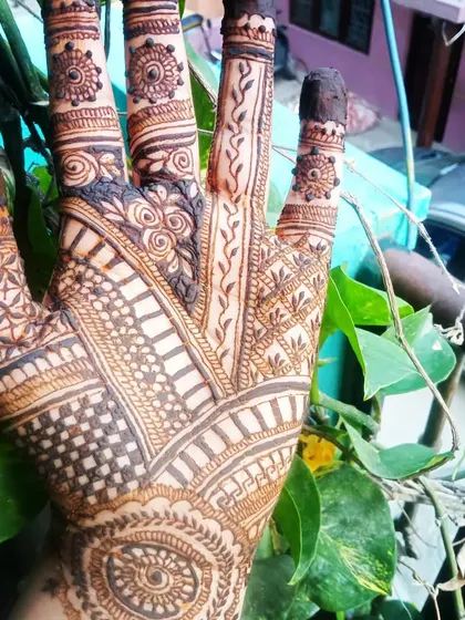A beautiful, full-coverage design I did for Eid, filled with lots of traditional patterns.