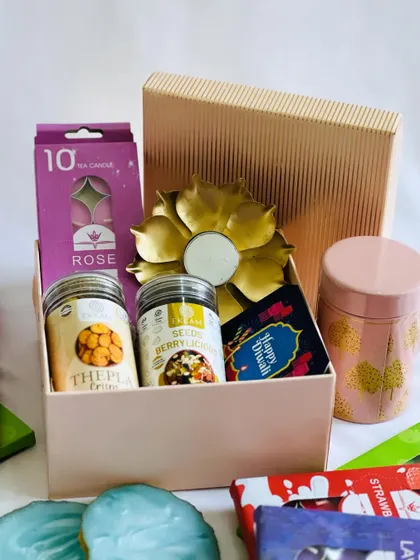 This compact and elegant gift box is a perfect token of appreciation for friends, family, or colleagues during Diwali.