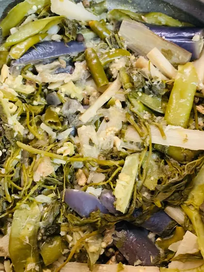 A mix of boiled vegetables, a healthy and simple side dish.