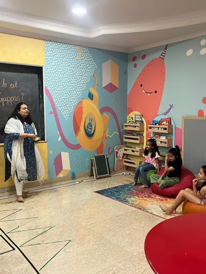 Another shot of our yummilicious Gol Gappa story session. The space is filled with excitement and curiosity.