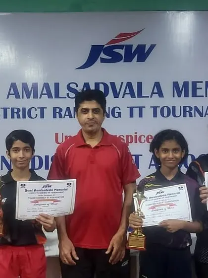 A group of our successful players with their coach after winning 4 gold and 5 bronze medals at the 5th District Ranking tournament.